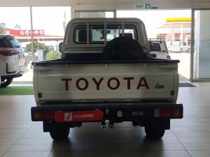 Toyota Land Cruiser 79 2.8GD-6 single cab auto - Image 5