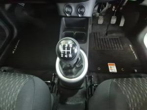 Toyota Vitz 1.0 XR manual - Image 11