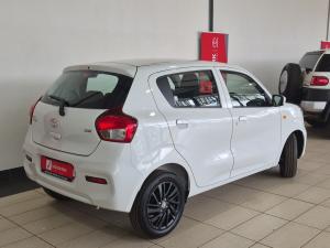 Toyota Vitz 1.0 XR manual - Image 2