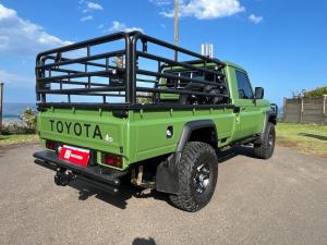 Toyota Land Cruiser 79 2.8GD-6 single cab auto - Image 2