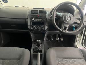 Volkswagen Polo Vivo hatch 1.4 Trendline - Image 6