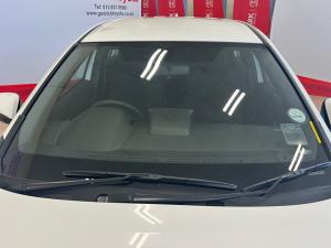 Toyota Corolla Cross 1.8 Xi - Image 13