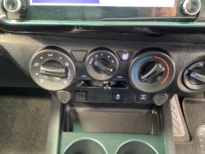 Toyota Hilux 2.8GD-6 Xtra cab 4x4 Legend 50 auto - Image 15