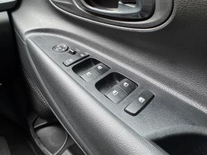 Hyundai i20 1.2 Premium - Image 23
