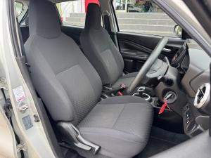 Toyota Vitz 1.0 XR auto - Image 13