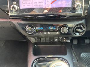 Toyota Hilux 2.8GD-6 double cab 4x4 Legend RS manual - Image 15
