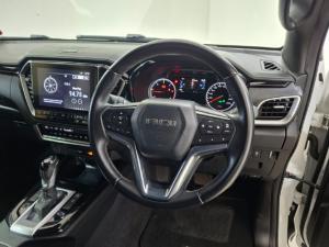 Isuzu D-Max 3.0TD double cab V-Cross - Image 11