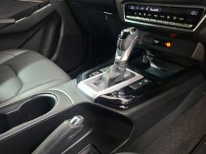 Isuzu D-Max 3.0TD double cab V-Cross - Image 12