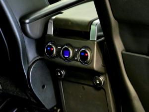 Land Rover Discovery HSE Td6 - Image 17