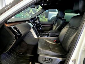 Land Rover Discovery HSE Td6 - Image 9