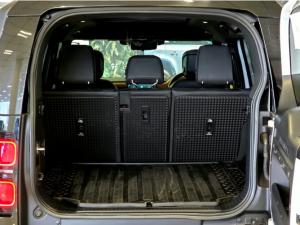 Land Rover Defender 110 D300 X-Dynamic HSE - Image 10