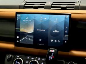 Land Rover Defender 110 D300 X-Dynamic HSE - Image 15