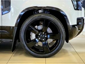 Land Rover Defender 110 D300 X-Dynamic HSE - Image 5