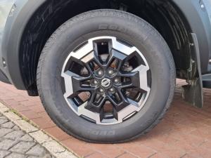 Nissan Navara 2.5DDTi double cab LE Plus - Image 11