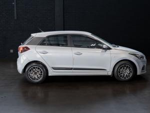 Hyundai i20 1.4 Motion auto - Image 5