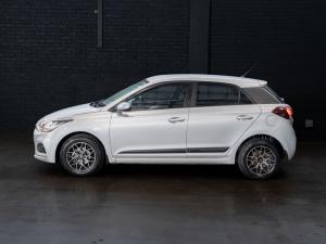 Hyundai i20 1.4 Motion auto - Image 6