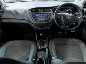 Hyundai i20 1.4 Motion auto - Image 8