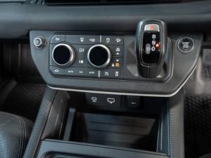 Land Rover Defender 110 D240 X-Dynamic SE - Image 14