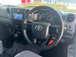 Toyota Land Cruiser 76 2.8GD-6 station wagon LX manual - Image 8