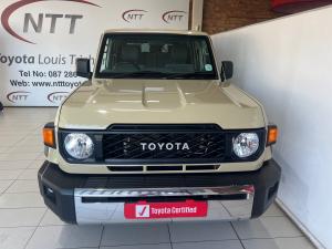 Toyota Land Cruiser 76 2.8GD-6 station wagon LX manual - Image 4