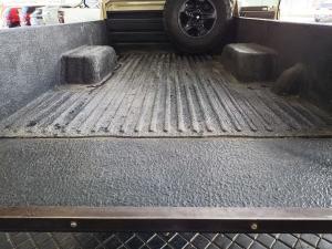 Toyota Land Cruiser 79 4.5D-4D LX V8 single cab - Image 10
