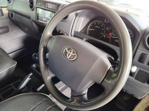 Toyota Land Cruiser 79 4.5D-4D LX V8 single cab - Image 17