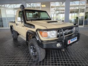 Toyota Land Cruiser 79 4.5D-4D LX V8 single cab - Image 3