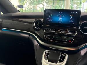 Mercedes-Benz V-Class V250d Avantgarde AMG Line - Image 11