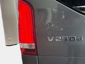 Mercedes-Benz V-Class V250d Avantgarde AMG Line - Image 16