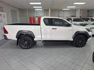 Toyota Hilux 2.8GD-6 Xtra cab 4x4 Legend manual - Image 3