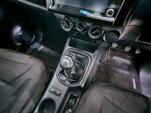 Toyota Hilux 2.4GD-6 single cab Raider manual - Image 10