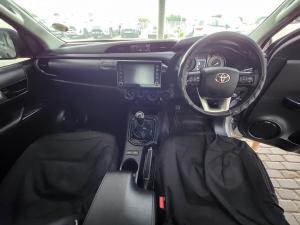 Toyota Hilux 2.4GD-6 single cab Raider manual - Image 11