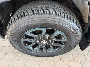 Toyota Hilux 2.8GD-6 48V double cab 4x4 Legend - Image 17