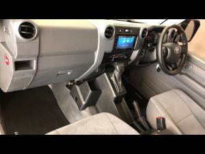 Toyota Land Cruiser 79 2.8GD-6 double cab auto - Image 7