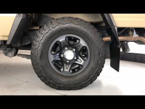 Toyota Land Cruiser 79 2.8GD-6 double cab auto - Image 19