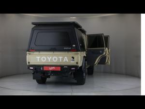 Toyota Land Cruiser 79 2.8GD-6 double cab auto - Image 24