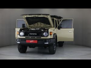 Toyota Land Cruiser 79 2.8GD-6 double cab auto - Image 28