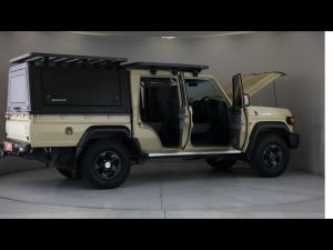 Toyota Land Cruiser 79 2.8GD-6 double cab auto - Image 31