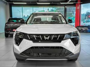 Mahindra XUV 3XO 1.2T AX5 manual - Image 2