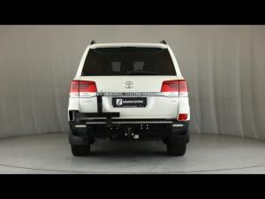 Toyota Land Cruiser 200 4.5D-4D V8 VX-R - Image 5