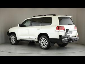 Toyota Land Cruiser 200 4.5D-4D V8 VX-R - Image 21