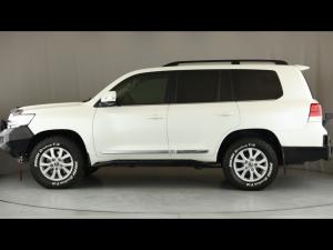 Toyota Land Cruiser 200 4.5D-4D V8 VX-R - Image 22