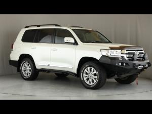Toyota Land Cruiser 200 4.5D-4D V8 VX-R - Image 1