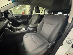 Toyota RAV4 2.0 GX auto - Image 7