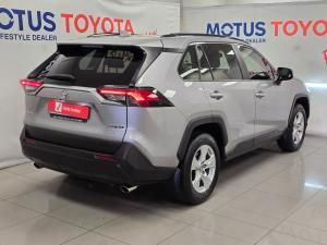 Toyota RAV4 2.0 GX auto - Image 2