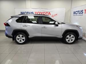 Toyota RAV4 2.0 GX auto - Image 3
