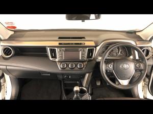 Toyota RAV4 2.2D-4D AWD GX - Image 6