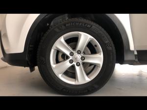 Toyota RAV4 2.2D-4D AWD GX - Image 18