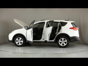 Toyota RAV4 2.2D-4D AWD GX - Image 26