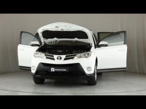 Toyota RAV4 2.2D-4D AWD GX - Image 28